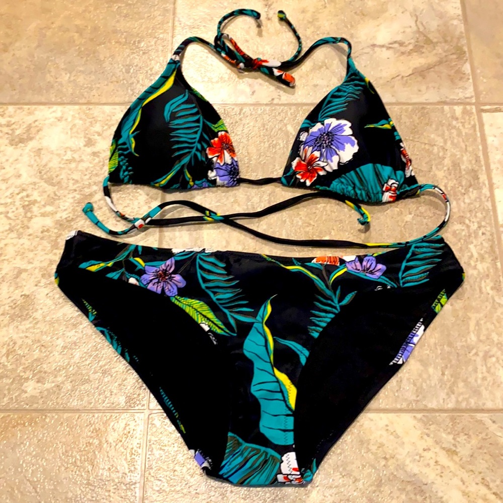 Bikini set never worn